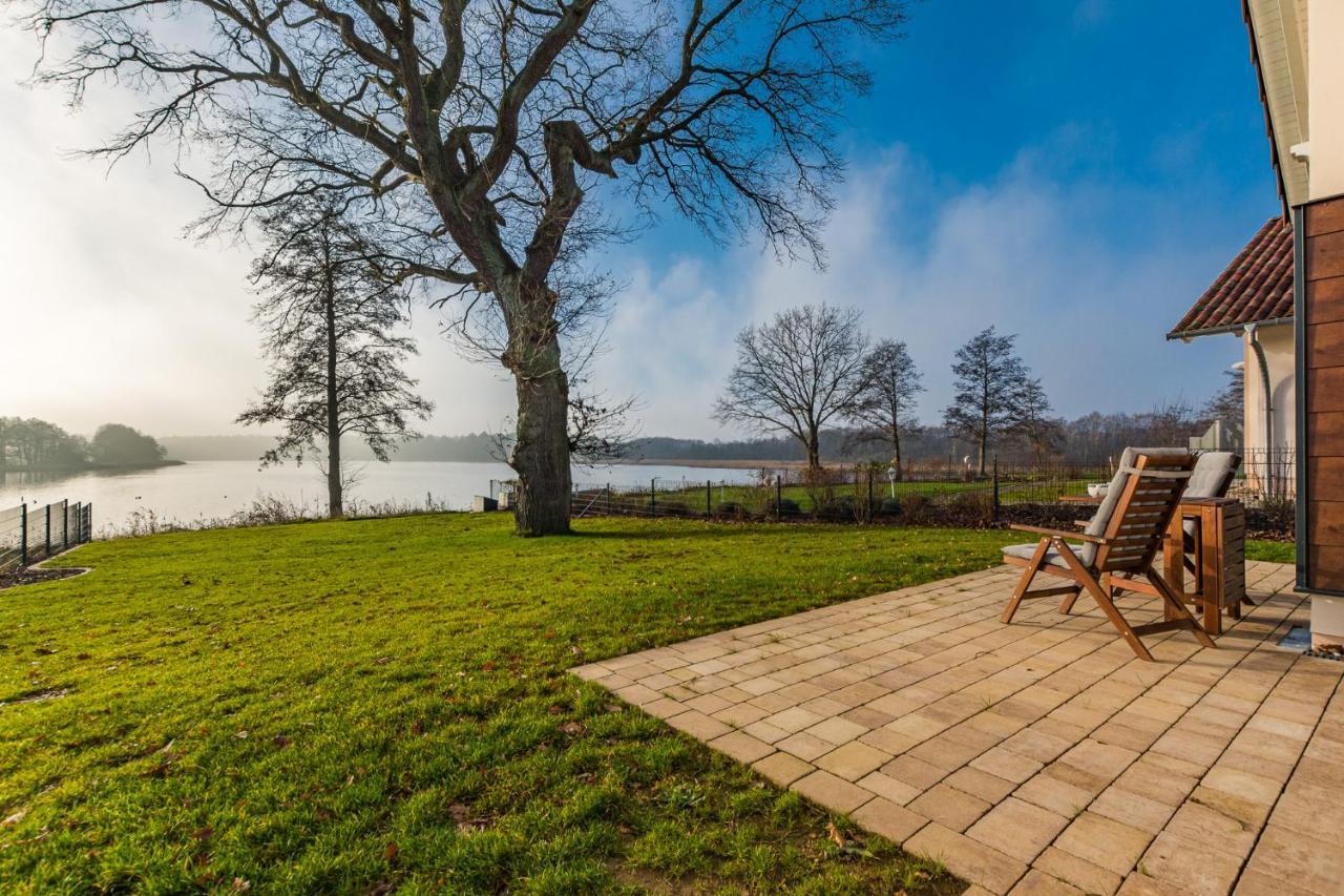 5 Sterne Ferienhaus Direkt Am See Mit Sauna-Kamin-Garten Krakow am See Exterior photo